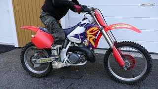 Honda CR250R 2Stroke 1995  Coldstart Soundcheck Raw Sound [upl. by Conlin]