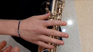 How to adjust saxophone thumb hook to help small hands play right hand keys with ease and comfort [upl. by Ag669]