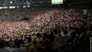 Argentinien  Deutschland  Tor 2  FullHD 1080p  Köln  World Cup 2010  min 67  emotions fans [upl. by Alidis]