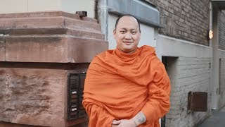 Mensch Stuttgart  Der buddhistische Mönch [upl. by Asalocin]