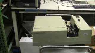 Spectrophotometer Agilent  HP 8452A [upl. by Retxed]