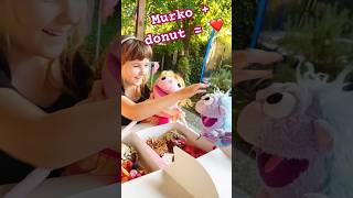 Hanička a Murko  Vtipné videá  Pre deti  Murko a donut  shorts funnyvideo donuts [upl. by Jollenta]