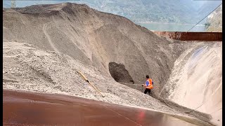 Barge unloading 5000 tons of crushed phosphorite ore  Vlog of work on barge  Relaxing video [upl. by Henrieta724]