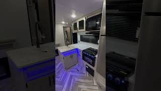 2025 Zinger 320FB zinger rv rvtour camp camper camping top class traveltrailer [upl. by Matthiew]