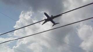 British Airways 777200 Takeoff IAH with nice GE90 sound [upl. by Eelinej]