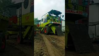 shorts combine harvester tractor tractorvideo combinemachine harvestermachine minicombine [upl. by Debi]