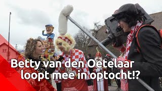 Betty loopt mee in optocht van Raamsdonk  Brabants Buske [upl. by Led]