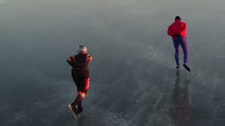 Schaatsen op ondergelopen land bij het Sluisje in Eemnes [upl. by Elraet]