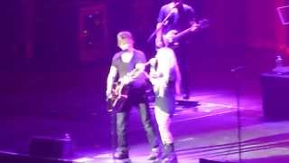 Goo Goo Dolls Johnny Rzeznik Feat Avril Lavigne  Iris Live Jingle Jam 2013 MultiCam HD [upl. by Chaker]