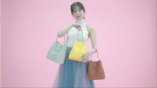 이유비  J ESTINA 핸드백 [upl. by Onahpets]