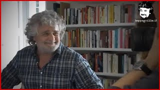 Beppe Grillo referendum democrazia  Intervista a Anno Zero [upl. by Silas]