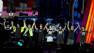 240928 Stray Kids SKZ 스트레이 키즈 dominATE Singapore  Phototaking with STAYs  Stray Kids  MIROH [upl. by Sylvie]