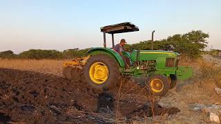 barbechando con tractor terreno negro en santa Inés ahuatempan Puebla México [upl. by Mcevoy]