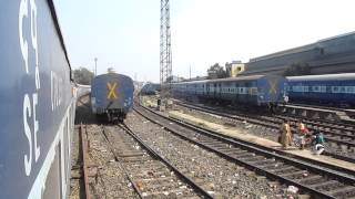 12842 MASHWH COROMANDEL super fast express cruises through SANTRAGACHI Yard [upl. by Campbell]