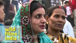 Hindu women sing devotional songs during Chhath puja Delhi [upl. by Nertie]