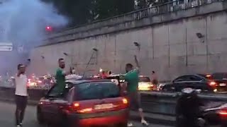 Le périphérique parisien bloqué par des supporters algériens [upl. by Hgielak]