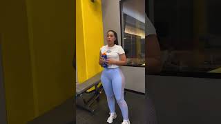 Monica Vallejo Los cuajos del gym intentando ligar 🤣HD [upl. by Idnim]