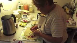 HOW TO MAKE A SWEET amp SAVOURY CORNISH PASTY  WITH CORNISH NAN [upl. by Annahoj]