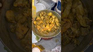 Truck Driver साहब बीच रोड पर बनाना शुरू कर दिये हैं चिकेन streetfood biharimutton truckdriver [upl. by Roselba760]