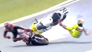 INCIDENTE BEZZECCHI VINALES MOTO SPRINT RACE AUSTRALIA [upl. by Maddalena]