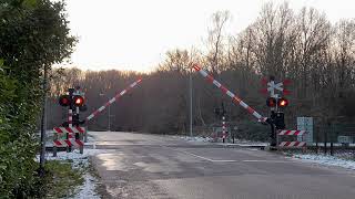 Spoorwegovergang Scheemda  Dutch railroad crossing [upl. by Sunday302]