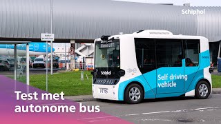 Proef met zelfrijdende bussen op Schiphol 🚌 [upl. by Lemkul]