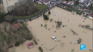 En IMAGES  Inondations en France  Paris se prépare au pic de crue de la Seine [upl. by Sehguh]