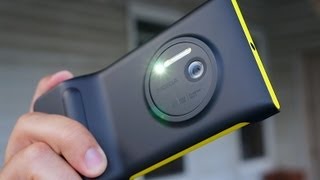 Review Nokia Lumia 1020 Camera Grip Accessory  Pocketnow [upl. by Llednik67]