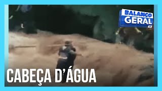 Amigos são surpreendidos por cabeça dágua [upl. by Bowne190]