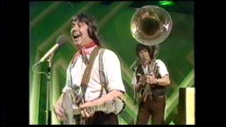 The Wurzels The Combine Harvester 1976 [upl. by Mezoff390]