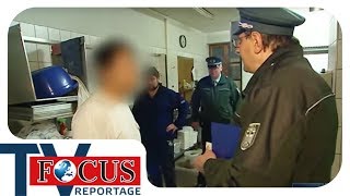 Illegale Schwarzarbeit  Unterwegs mit den Fahndern vom Zoll  Focus TV Reportage [upl. by Abbate175]