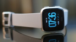 Fitbit Versa review in Hindi  performance amp battery is it worth the price [upl. by Ahsai]