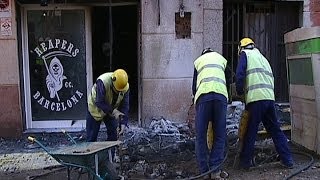 En estado crítico tras una deflagración en Santa Coloma [upl. by Fuller996]