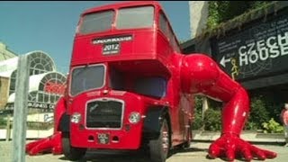 London double decker does pushups [upl. by Tesil]