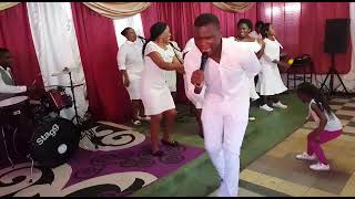 Makomborero hobho live performance 📀👉Lewis Antony Ft Showers of Grace church praise and worship team [upl. by Alatea342]