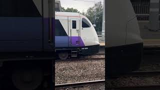 Elizabeth Line service arriving into Maidenhead train station September 2024 [upl. by Nnaecarg984]