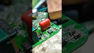 Instaling capacitor nonpolar awesome soldering tips electronic [upl. by Annahahs]