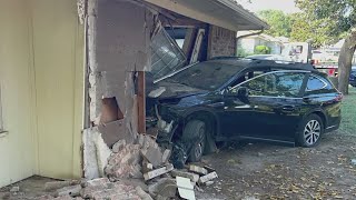 Suspect crashes into Benbrook home during chase with Fort Worth Police [upl. by Benyamin]