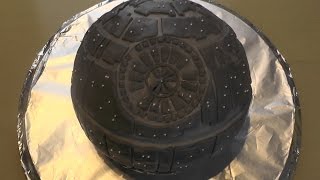 Todesstern Torte  Star Wars  Freaky Baking  NinNin [upl. by Aicenek978]