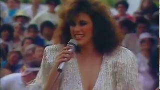 LUCIA MENDEZ canta en Cartagena Colombia reinado nacional de belleza nov 1986 [upl. by Htidirrem195]