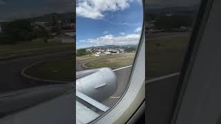 Scenic Landing at Toncontin International Airport TGU in Tegucigalpa Honduras [upl. by Ethel885]