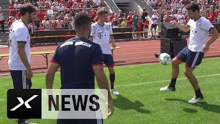 FreestyleKicker zaubern mit BayernStars  FC Bayern München [upl. by Ohare]