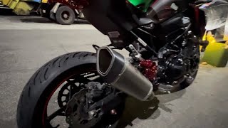 Kawasaki Z900 SCProject S1 VS Austin Racing GP1R Exhaust [upl. by Ydok]