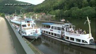 11052011  Heidelberg  Fahrgastschiff quotAlt Heidelbergquot stößt gegen Mauervorsprung [upl. by Lynnelle]