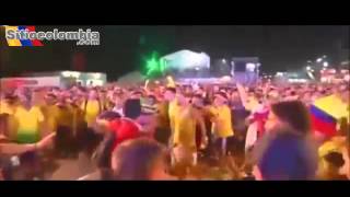 Hinchas Colombianos y Uruguayos se Pelean en el Mundial Brasil 2014 [upl. by Felise]