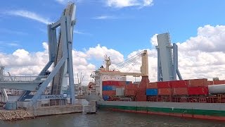 Ponte Móvel de Leça no Porto de Leixões [upl. by Lihcox]