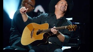 Garth Brooks  Teresa Shaw Talks About  Her And Giving Her His Guitar [upl. by Stelu]