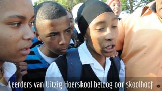 Leerders van Uitzig Hoerskool betoog oor skoolhoof Video Peter AbrahamsDie Son [upl. by Ilyssa]