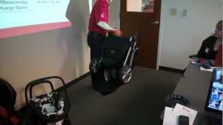 Britax BAgile Stroller Folds in Two Seconds  Como doblar una silla de paseo Britax [upl. by Magdaia]