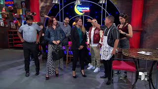 Raymond y sus Amigos  Nuevo campeón de dardos en la barra de los mens [upl. by Eveivenej]